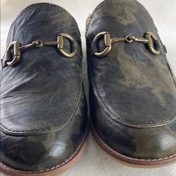 Sofft Camo Leather Slip-On Loafers Size 8.5 - Picture 3 of 10